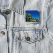 Seychelles, Mahe eiland, Anse Royale strand. 2 Vierkante Button 5,1 Cm (In situ)