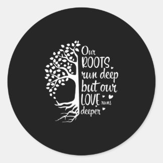 Sfeer van familiebijeenkomst wortels lopen diep li ronde sticker