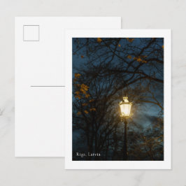 Sfeerloze lantaarn in herfstpark, Riga Briefkaart