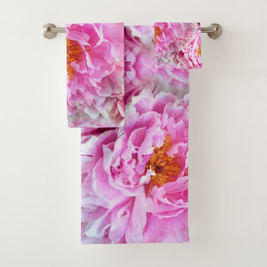 Shabby Chic Pink Pastel Pink Peonies Bad Handdoek (Insitu)