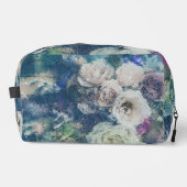 Shabby Chic White & Faded Pink Roses On Blue Toilettasje (Voorkant)