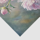 Shabby chique vaas met roze pioenen op tafel tissuepapier (Detail)