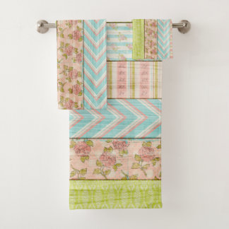 Shabby Roos Pastel Pattern on Rustic Wood Cottage Bad Handdoek