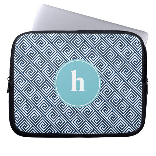 Shades of Blue Greek Key Pattern Monogram Laptop Sleeve (Voorkant)