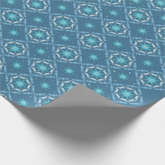 Shades of Blue Tree Snowflakes Pattern Cadeaupapier (Hoek)