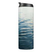 Shades of Blue Water Abstract Natuur Fotografie Thermosbeker (Geroteerd rechts)