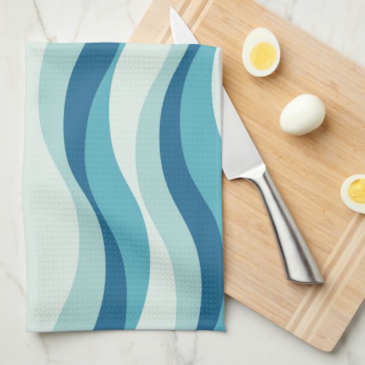 Shades of Blue Waves Pattern Theedoek (Quarter Fold)