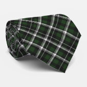 Shades of Dark Green, Black & White Tartan Plaid Stropdas (Opgerold)