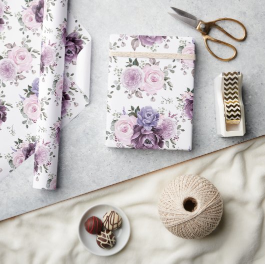 Shades of Dusty Paars Blooms Moody Floral Wedding Cadeaupapier (Crafts)
