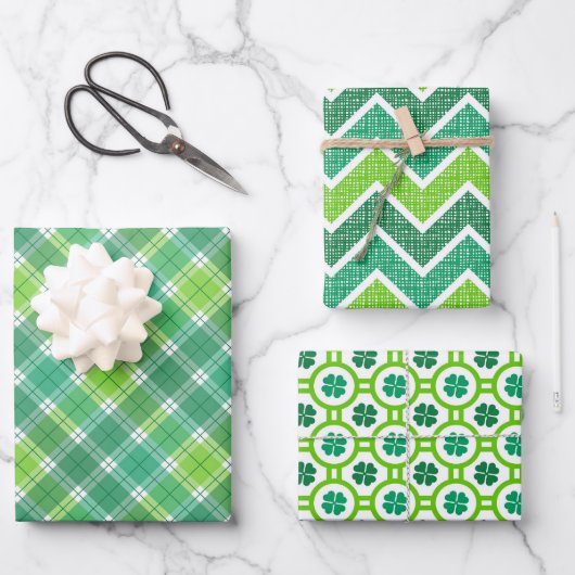 SHADES OF GREEN AND WHITE IRISH PATTERNS INPAKPAPIER VEL (Voorkant)