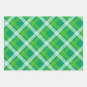 SHADES OF GREEN AND WHITE IRISH PATTERNS INPAKPAPIER VEL (Voorkant 2)