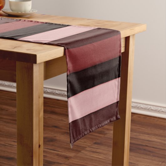 Shades of Pink and Burgundy Striped Korte Tafelloper (Voorbeeld)