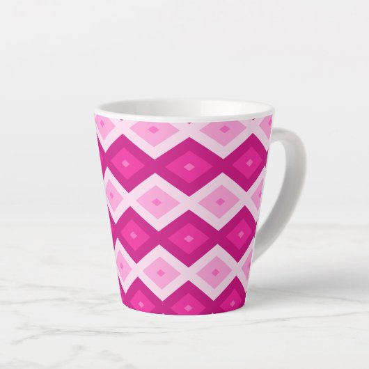 Shades van het diamantpatroon van fuchsia latte mok (Rechterhoek)