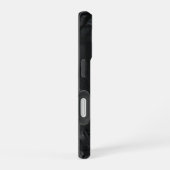 Shadow Walker – Gekapte Krijger iPhone 16 Hoesje (Rechterkant)