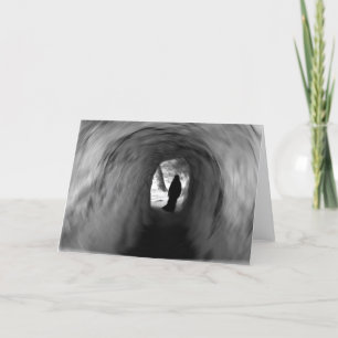 Shadowy Figuur in een Lange Swirling Tunnel Kaart