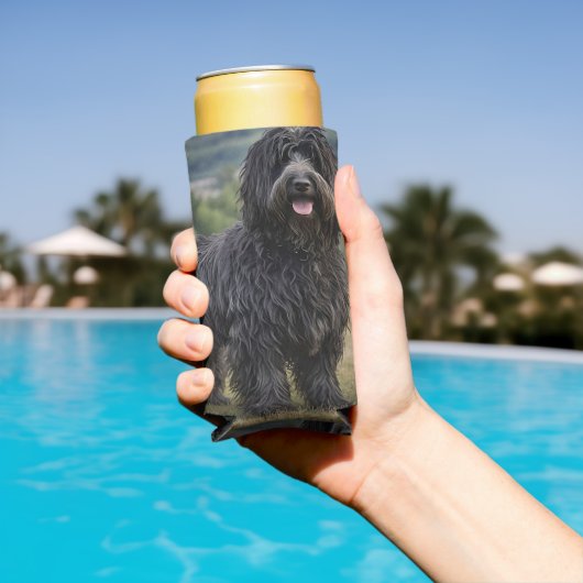 Shaggy Elegance: de zwarte Bergamasco herdershond Seltzer Blikjeskoeler (Insitu Zwembad)