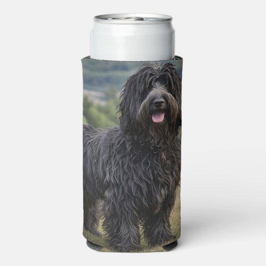 Shaggy Elegance: de zwarte Bergamasco herdershond Seltzer Blikjeskoeler (Seltzer Achterkant)
