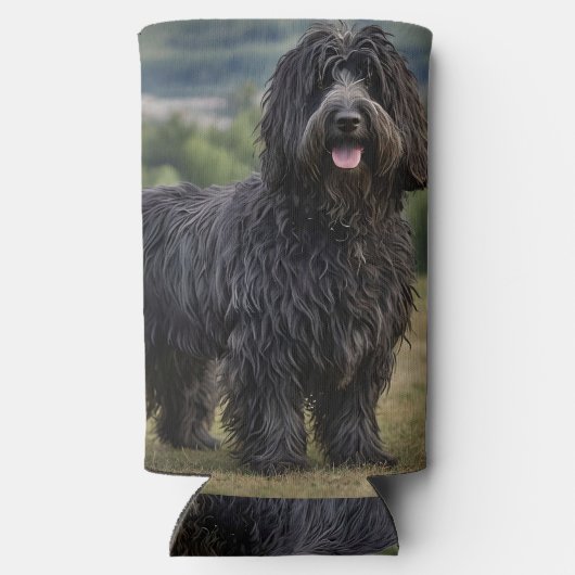Shaggy Elegance: de zwarte Bergamasco herdershond Seltzer Blikjeskoeler (Achterkant)