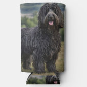 Shaggy Elegance: de zwarte Bergamasco herdershond Seltzer Blikjeskoeler (Voorkant)