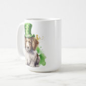 SHAGGY TAN DOG MET GROEN IERS PET KOFFIEMOK (Voorkant links)