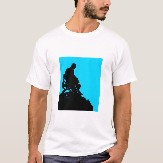 Shakespeare Silhouet met Helder Blauwe Achtergrond T-shirt (Voorkant)