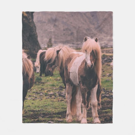 SHALLOW FOCUS FOTOGRAPHY OF HORSES FLEECE DEKEN (Voorkant)