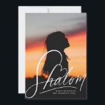 Shalom Heart Hand Lettering Hanukkah Fotokaart Feestdagenkaart<br><div class="desc">met de hand geschreven "shalom" met hart,  bewerkbare kleur en schaal; optioneel bericht achteraan of voeg meer foto's toe</div>