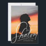 Shalom Heart Hand Lettering Hanukkah Fotokaart Feestdagenkaart<br><div class="desc">met de hand geschreven "shalom" met hart,  bewerkbare kleur en schaal; optioneel bericht achteraan of voeg meer foto's toe</div>
