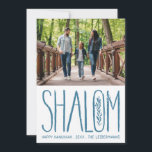 Shalom Lettering Hanukkah-fotokaart Feestdagenkaart<br><div class="desc">met de hand geschreven "shalom" met een gevesdroogde olijftak,  bewerkbare kleur en schaal; optioneel bericht op de achterzijde of voeg meer foto's toe</div>