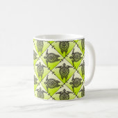 Shamanic Zee Turtles Pattern - green Koffiemok (Voorkant rechts)