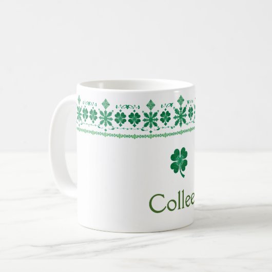 Shamrock Border Gepersonaliseerd St. Patrick's Day Koffiemok (Voorkant links)