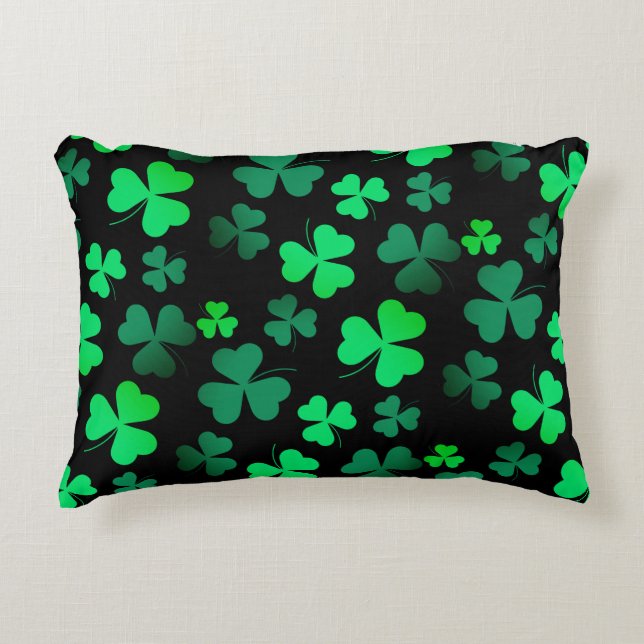 Shamrock Clover Ireland Modern Green & Black Accent Kussen (Voorkant)