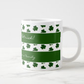 Shamrock Clover Pattern Custom Text St. Patrick Grote Koffiekop (Rechts)