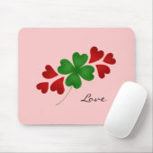 Shamrock en harten op roze muismat (Met muis)