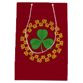 Shamrock en Knotwork op Red Medium Cadeauzakje (Achterkant)
