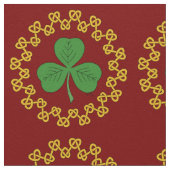 Shamrock en Knotwork op Red Stof (Close Up)