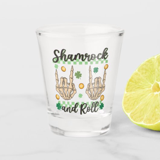 Shamrock en Roll Hand Skeleton Shot Glas (Voorkant)