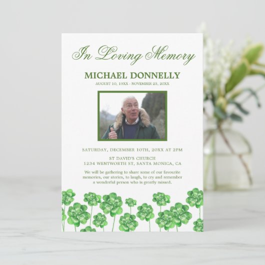 Shamrock Funeral | Viering van de foto van Life Kaart (Staand voorkant)