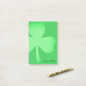 Shamrock Groen Modern Script Monogrammed Naam 4x6 Post-it® Notes (Op bureau)