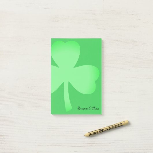 Shamrock Groen Modern Script Monogrammed Naam 4x6 Post-it® Notes (Op bureau)