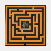 Shamrock in Oranje Labyrint Challenge Magneet (Voorkant)