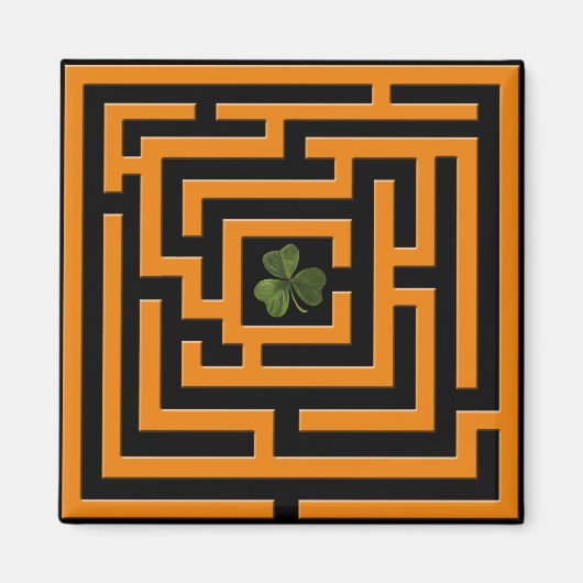 Shamrock in Oranje Labyrint Challenge Magneet (Voorkant)