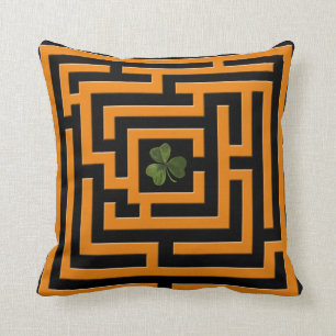 Shamrock in Oranje Labyrinth Challenge 2 in 1 Kussen