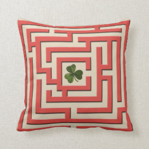 Shamrock in Red Labyrinth Challenge 2 in 1 Kussen