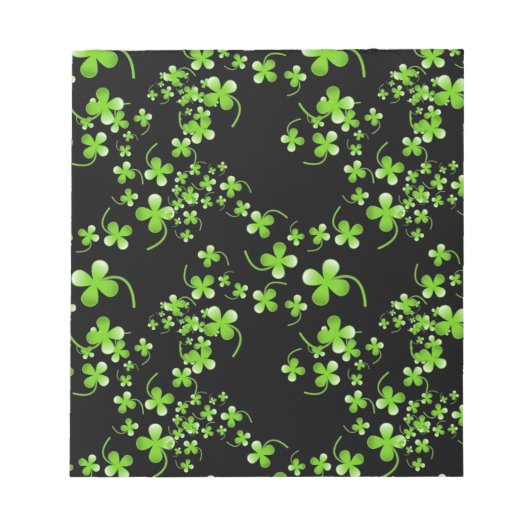 Shamrock-patroon, groen op zwart accessoire Notitieblok (Voorkant)