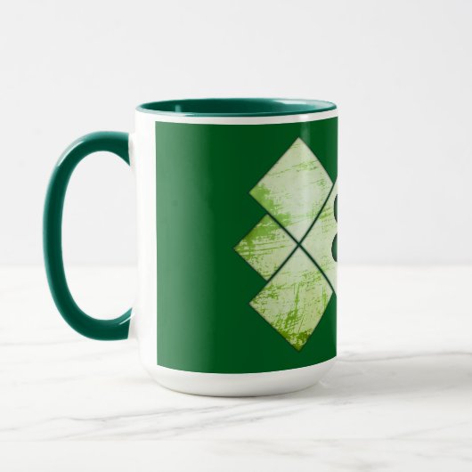 Shamrock Pattern St Patrick’s Day Shirt – caneca Mok (Links)