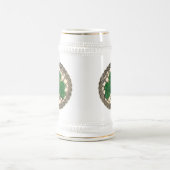 Shamrock, rooster en Keltische knopen op beige Mok (Center)