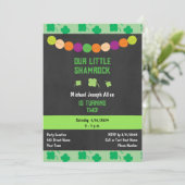 Shamrock verjaardagsuitnodiging kaart (Staand voorkant)