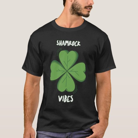 Shamrock Vibes Four-Leaf Clover St. Paddy's Day T-shirt (Voorkant)