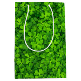 Shamrocks Clover Leaves St. Patrick's Day Fun Medium Cadeauzakje